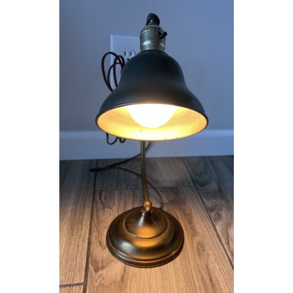 VINTAGE Curved Ark Crescent Arm Brass Lamp Green Metal Shade Banker Desk Lamp - Picture 3 of 11